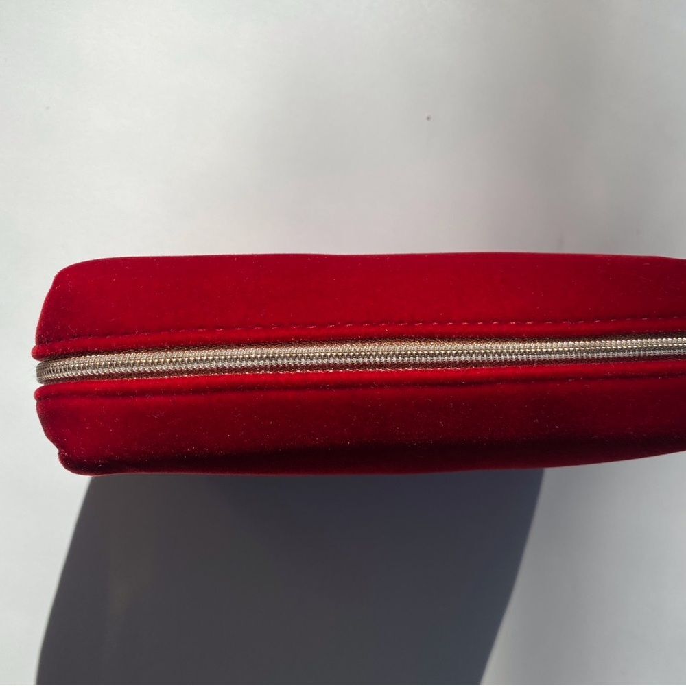 Chanel red cosmetic bag - Picture 3 of 6